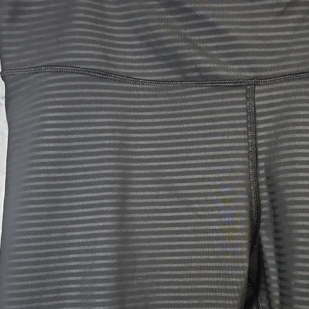 GAPfit Blackout Technology Leggings